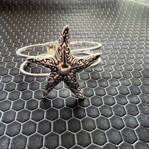Star Fish with Black Underlay Cuff Bracelet Made of .925 Silver